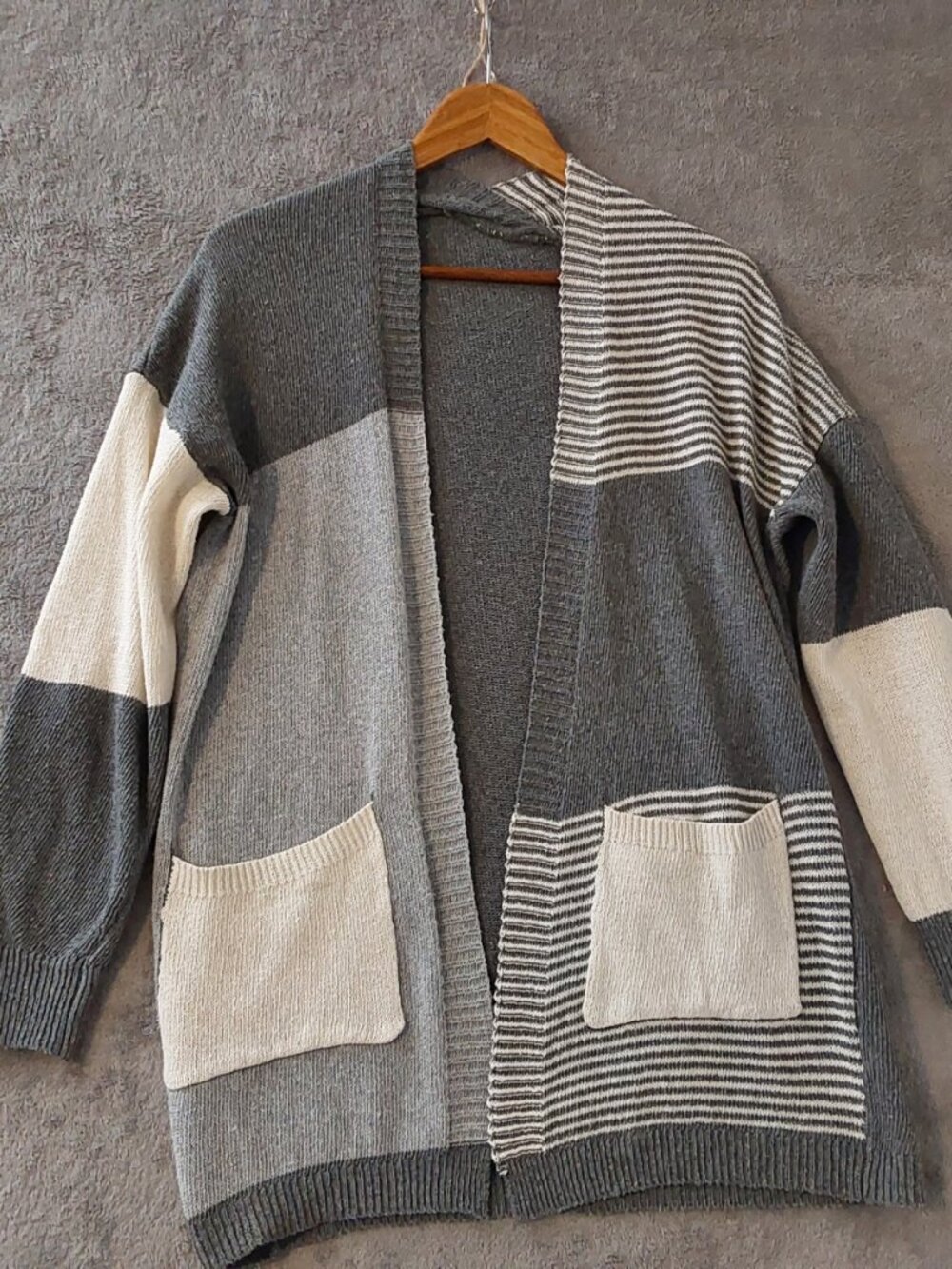 Women’s Gray & Cream Colorblock Open Front Cardigan Sweater Size L